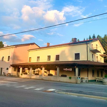 Gostisce Stari Grad Hotel Senozece Exterior photo